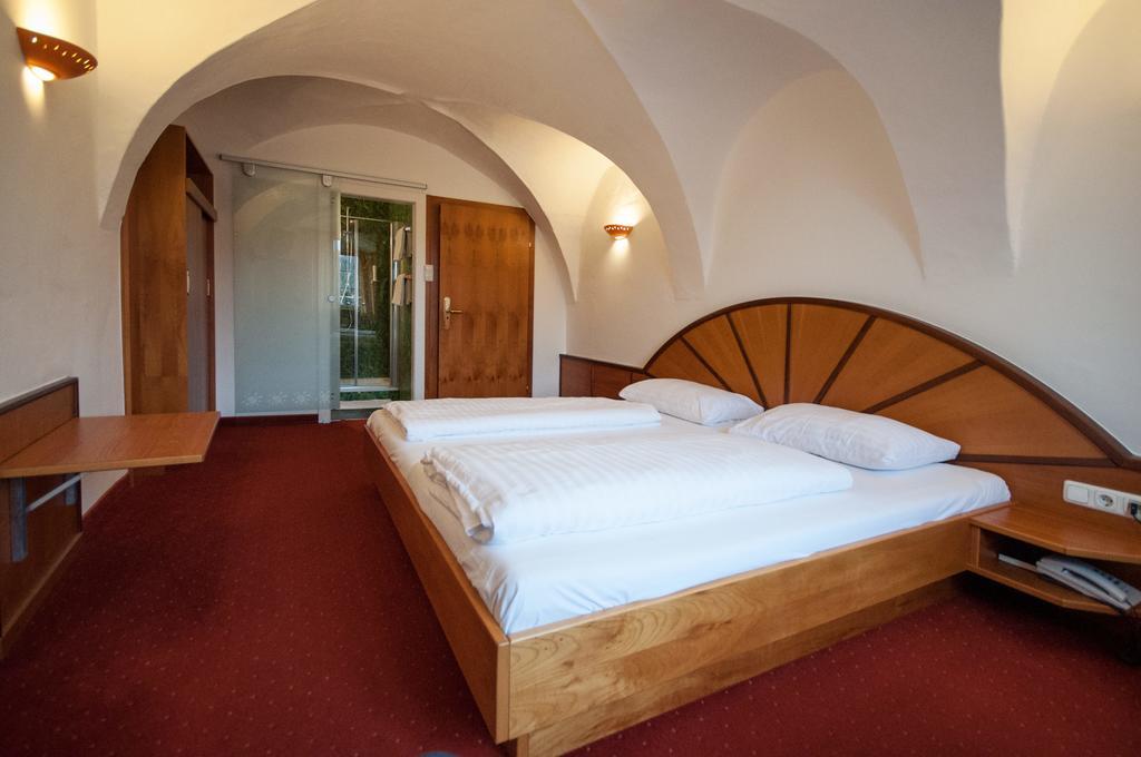 Hotel Gasthof Sonne Aschach an der Donau Exterior foto
